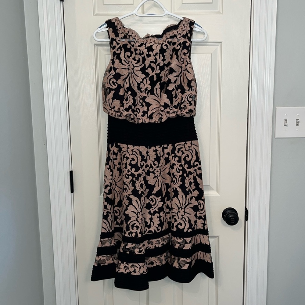 Tadashi Shoji Black Tan Embroidered Lace Blouson Dress Sz 6 Midi Flare Formal‎